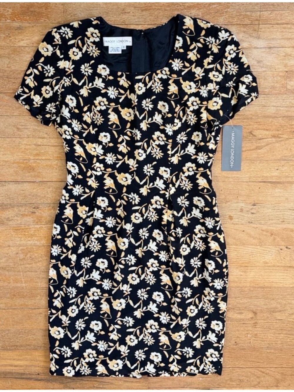 Vintage Floral Print Silk Dress Size Medium 90s Maggy London Black/Beige Flowers